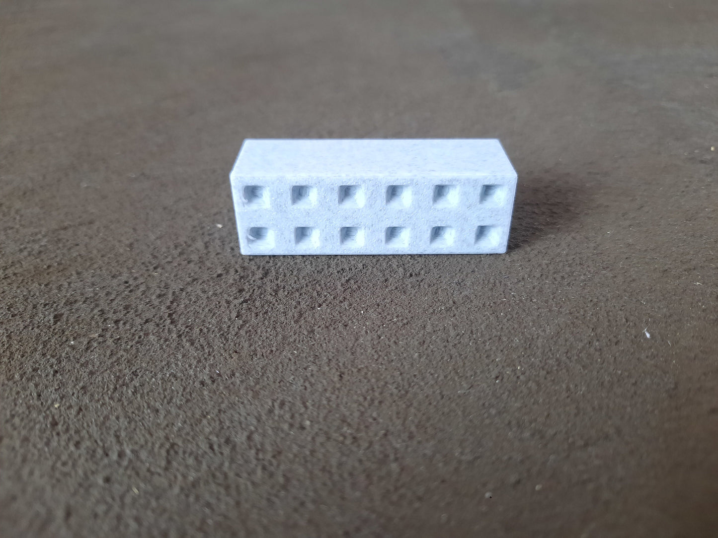 1:50 Scale Long Concrete Interlocking Block Load