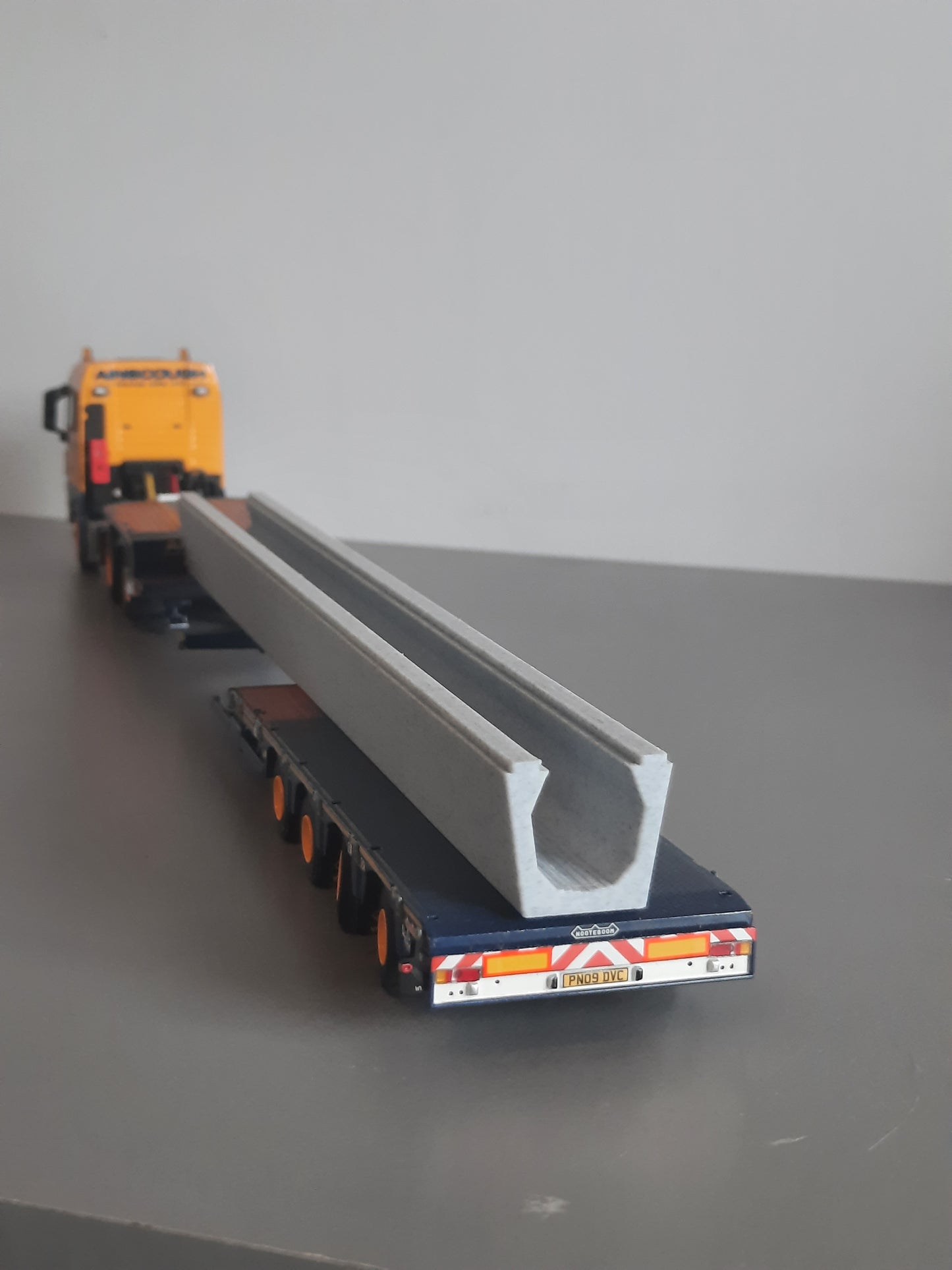 1:50 Scale U Bridge Beam