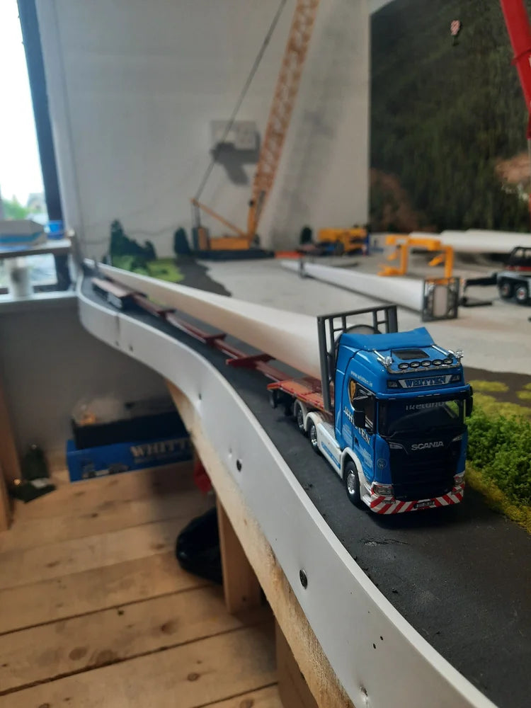 1:50 Scale Long Wind Turbine Blade