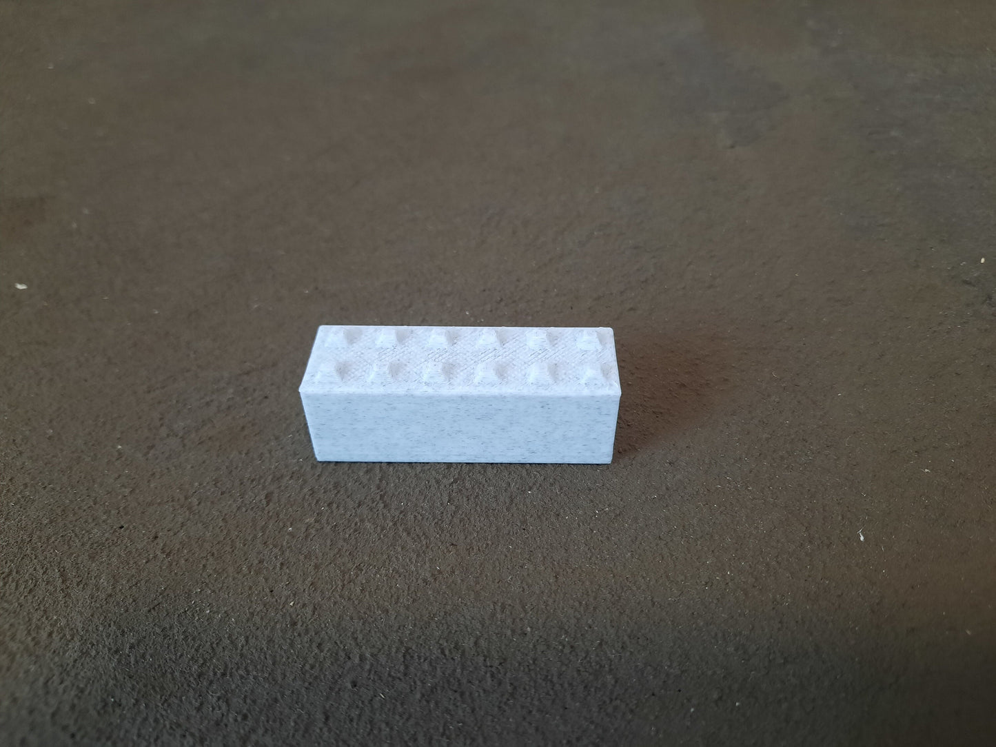 1:50 Scale Long Concrete Interlocking Block Load
