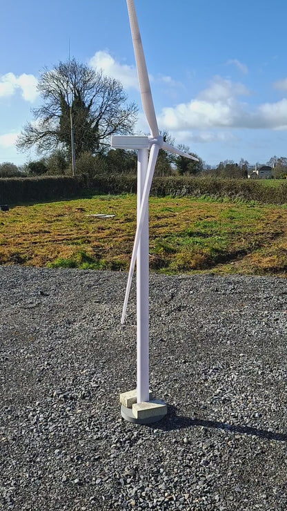 1:50 Scale Assembled Model Wind Turbine Type 2