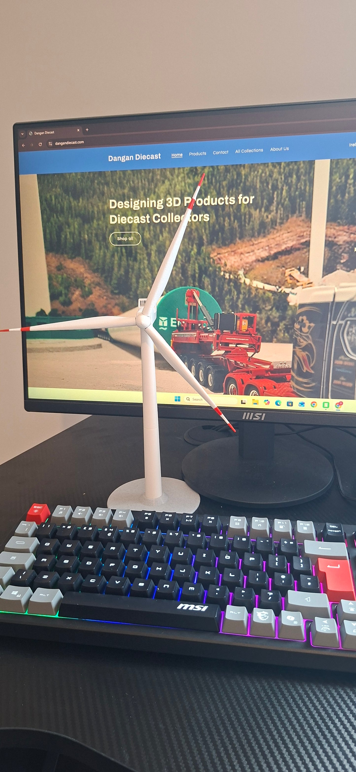 Desktop Miniature Wind Turbine - Scale Model Type 1 Red & White