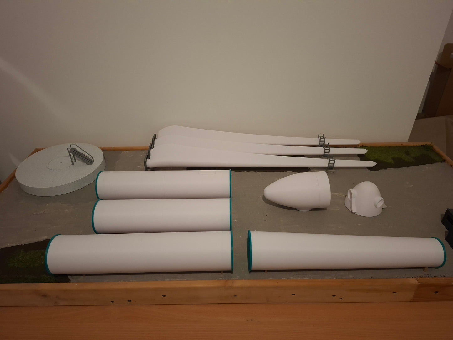 1:50 Scale Enercon Style Wind Turbine Assembled Kit