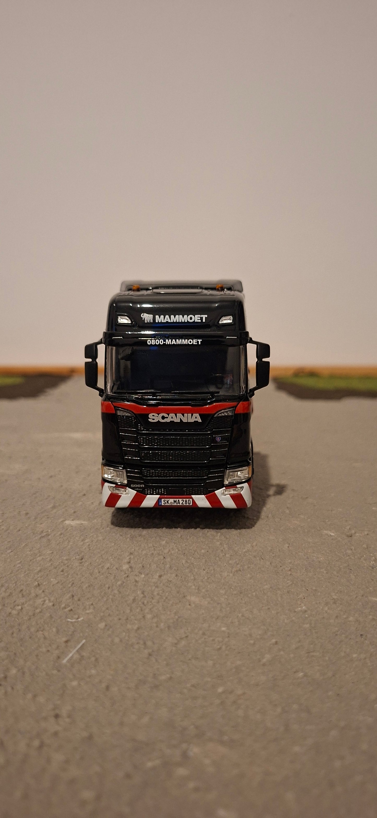 Mammoet Scania R Highline 8x2 + load crane with 2 mid axle flatbed trailer